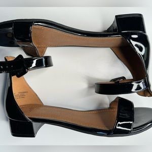 14th & Union Black Strappy Sandals